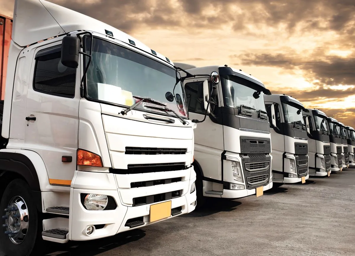 Book Dyna Trucks for Cargo & Logistics in Saudi Arabia